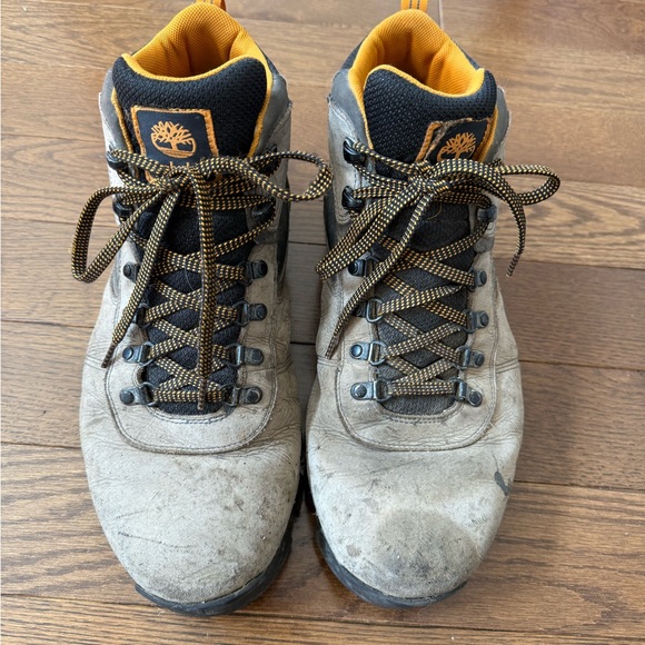 Dr. Scholl's Timberland Gray and Black Men's Boots - Picture 1 of 9